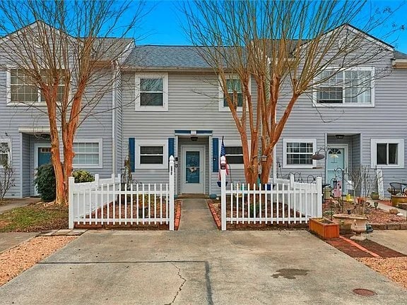 property at 2104 Victoria Ct