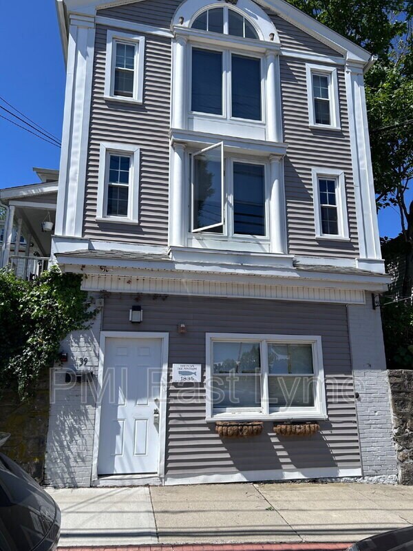 property at 39 Shaw St