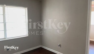 9331 Forest Hills Dr in Tampa, FL - Building Photo - Building Photo