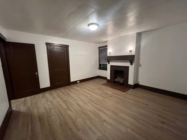 320 Zara St, Unit Zara St #2