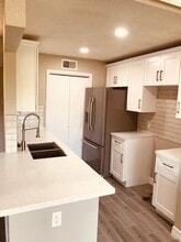 8439 Sands Point Dr, Unit Golf course condo in Houston, TX - Building Photo - Building Photo