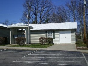 304 W Briar Ave in Jamestown, TN - Building Photo - Building Photo