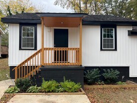11 Miller St in Greenville, SC - Building Photo