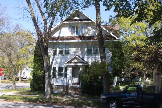 311 10th St NW in Rochester, MN - Foto de edificio - Building Photo