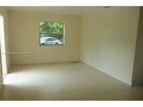1605 NW 127th St in North Miami, FL - Building Photo - Building Photo