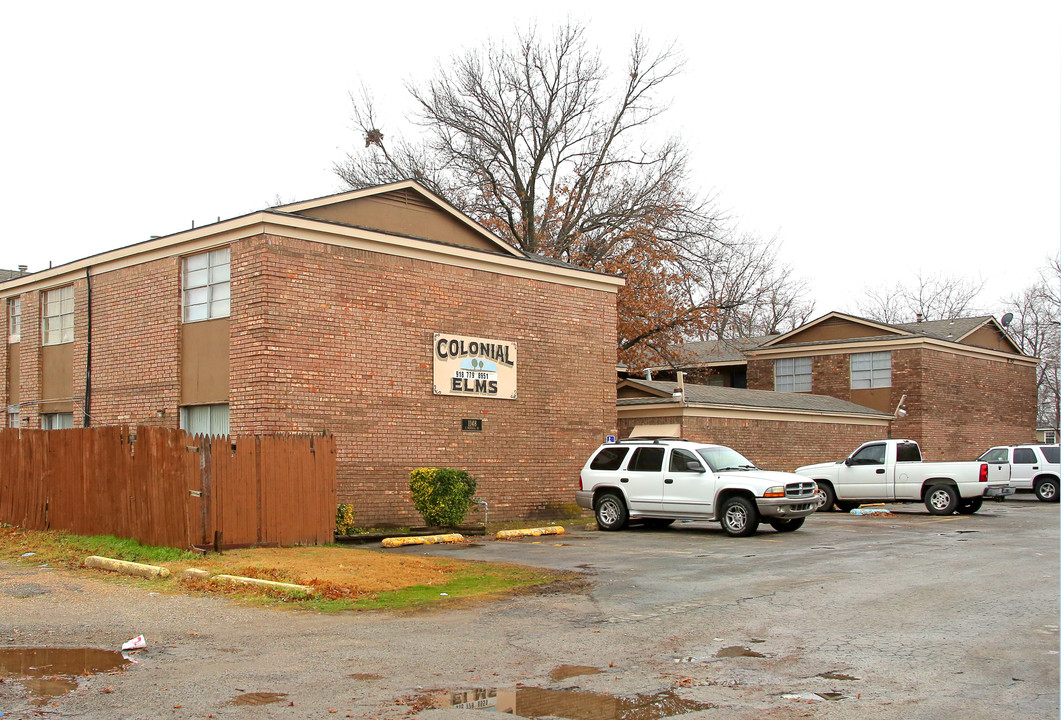 X-Colonial Elms Apartments in Tulsa, OK - Building Photo