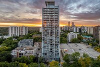 9922-9111 111 St NW in Edmonton, AB - Building Photo - Building Photo