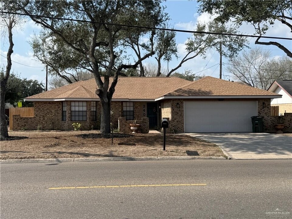 2401 N Mayberry Rd in Mission, TX - Building Photo