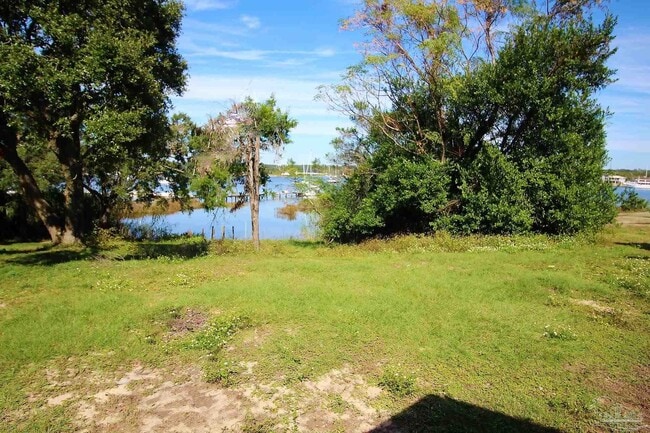 4 Lotus Ct in Pensacola, FL - Building Photo - Building Photo