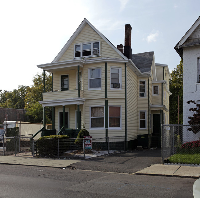 424 W Front St in Plainfield, NJ - Foto de edificio - Building Photo