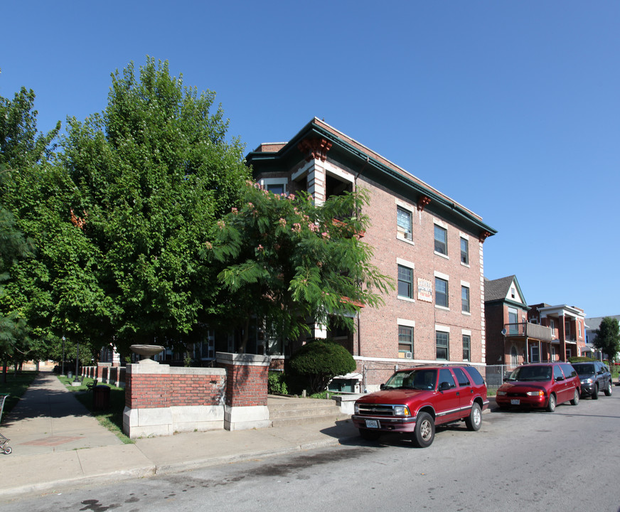 Tovar Apartments in Kansas City, MO - Foto de edificio