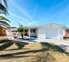 2127 Erin Dr in Holiday, FL - Building Photo