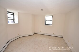 129 Chiswick Rd, Unit 1 in Boston, MA - Building Photo - Building Photo