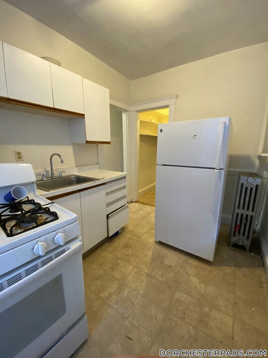 127 Washington St in Boston, MA - Building Photo