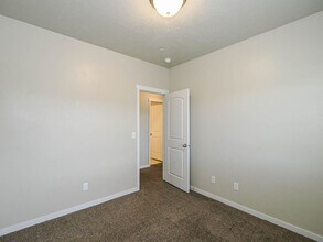 157 Jordan Ridge Boulevard in Saratoga Springs, UT - Building Photo - Building Photo