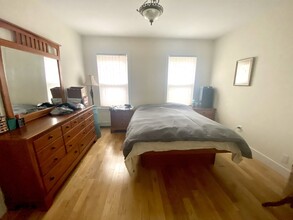 14 Fisk Pl, Unit 14 in Cambridge, MA - Building Photo - Building Photo