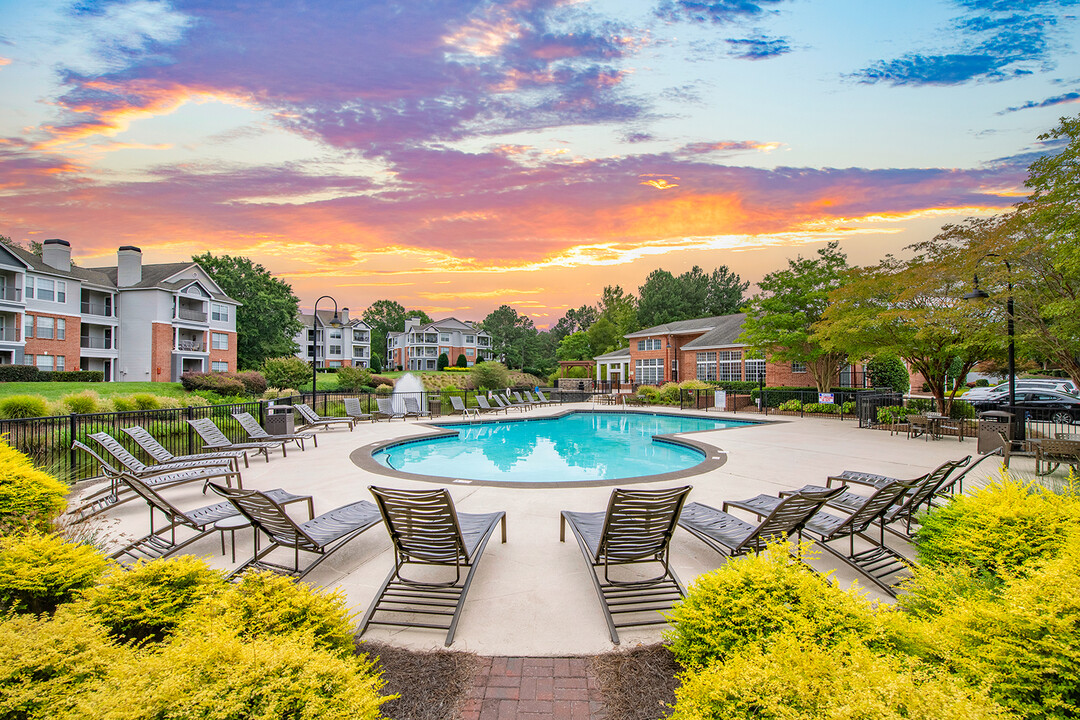 MAA Beverly Crest in Charlotte, NC - Building Photo