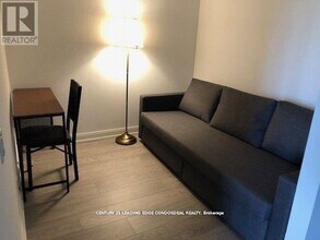 181 Dundas St E in Toronto, ON - Building Photo - Building Photo