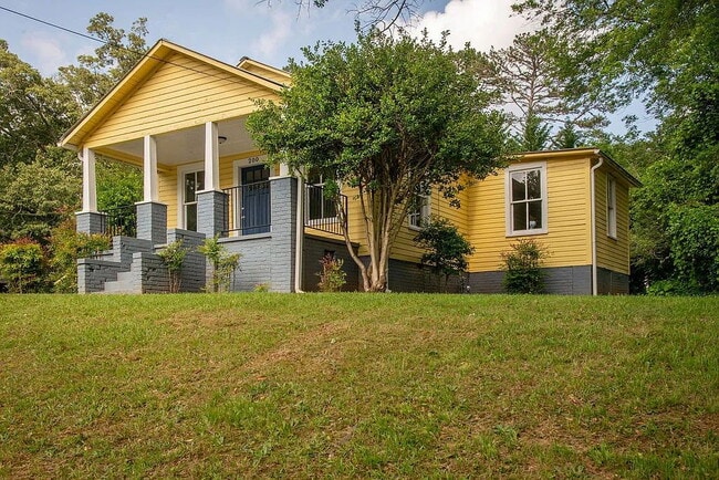 200 Bulwinkle Dr in Walhalla, SC - Building Photo - Building Photo