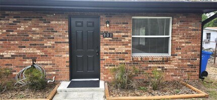 901 S Taylor Rd in Seffner, FL - Building Photo - Building Photo