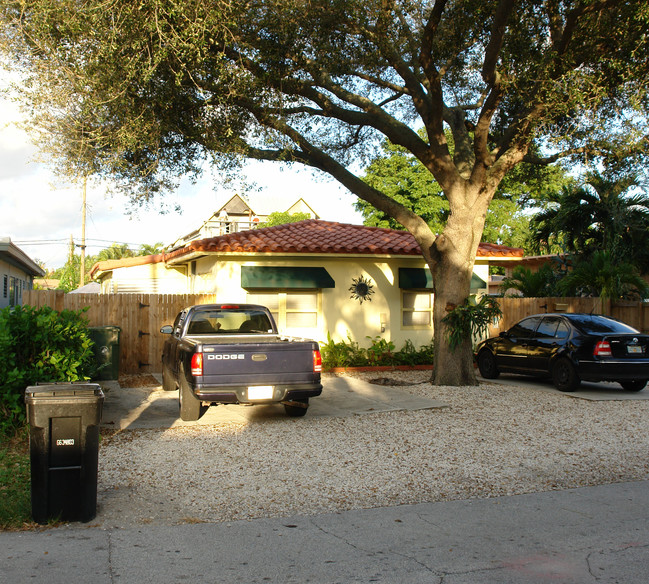 1107 N Victoria Park Rd in Fort Lauderdale, FL - Building Photo - Building Photo