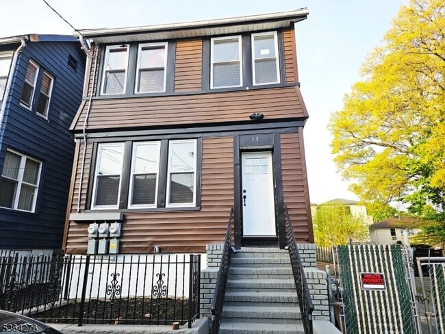 property at 13 Edwin Pl