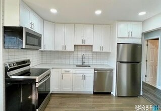 270 East St in Plainville, CT - Building Photo - Building Photo