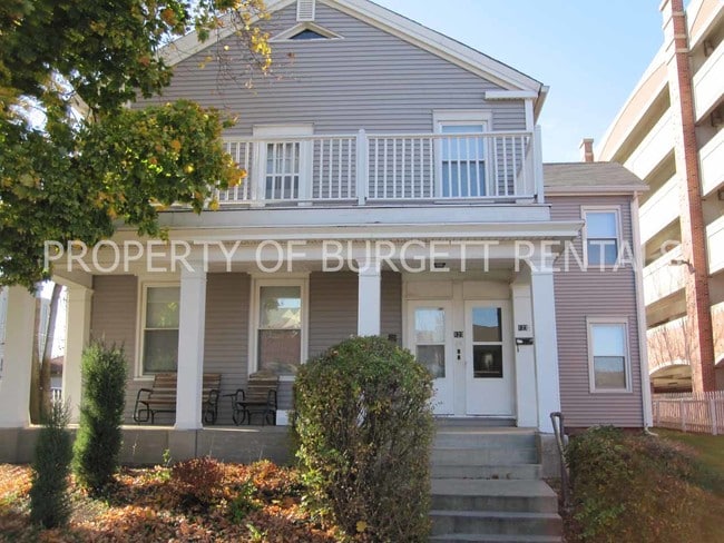123 Andrew Pl, Unit 123