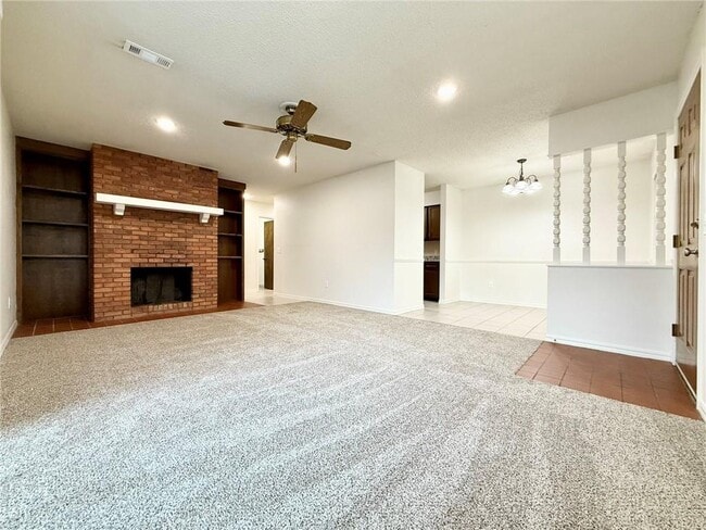 2613 W Oak St in Rogers, AR - Building Photo - Building Photo