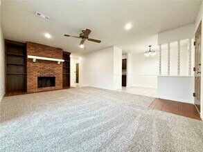 2613 W Oak St in Rogers, AR - Building Photo - Building Photo