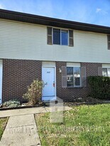 2769 Walden Bluff Ct in Grove City, OH - Building Photo