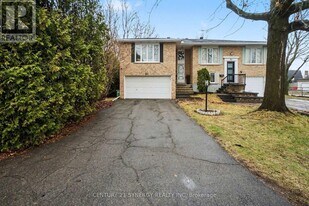 3 Ashwick Ct in Ottawa, ON - Building Photo