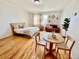 124-15 25th Rd in Queens, NY - Building Photo