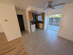 3342 Roosevelt St, Unit C in Carlsbad, CA - Building Photo - Building Photo