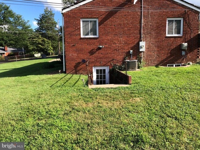 property at 6061 Munson Hill Rd