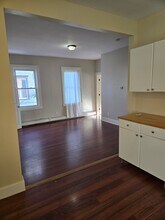 85 Wood St, Unit 2nd fl front in Providence, RI - Foto de edificio - Building Photo