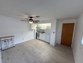 347 Elm St in Hollywood, FL - Building Photo - Building Photo