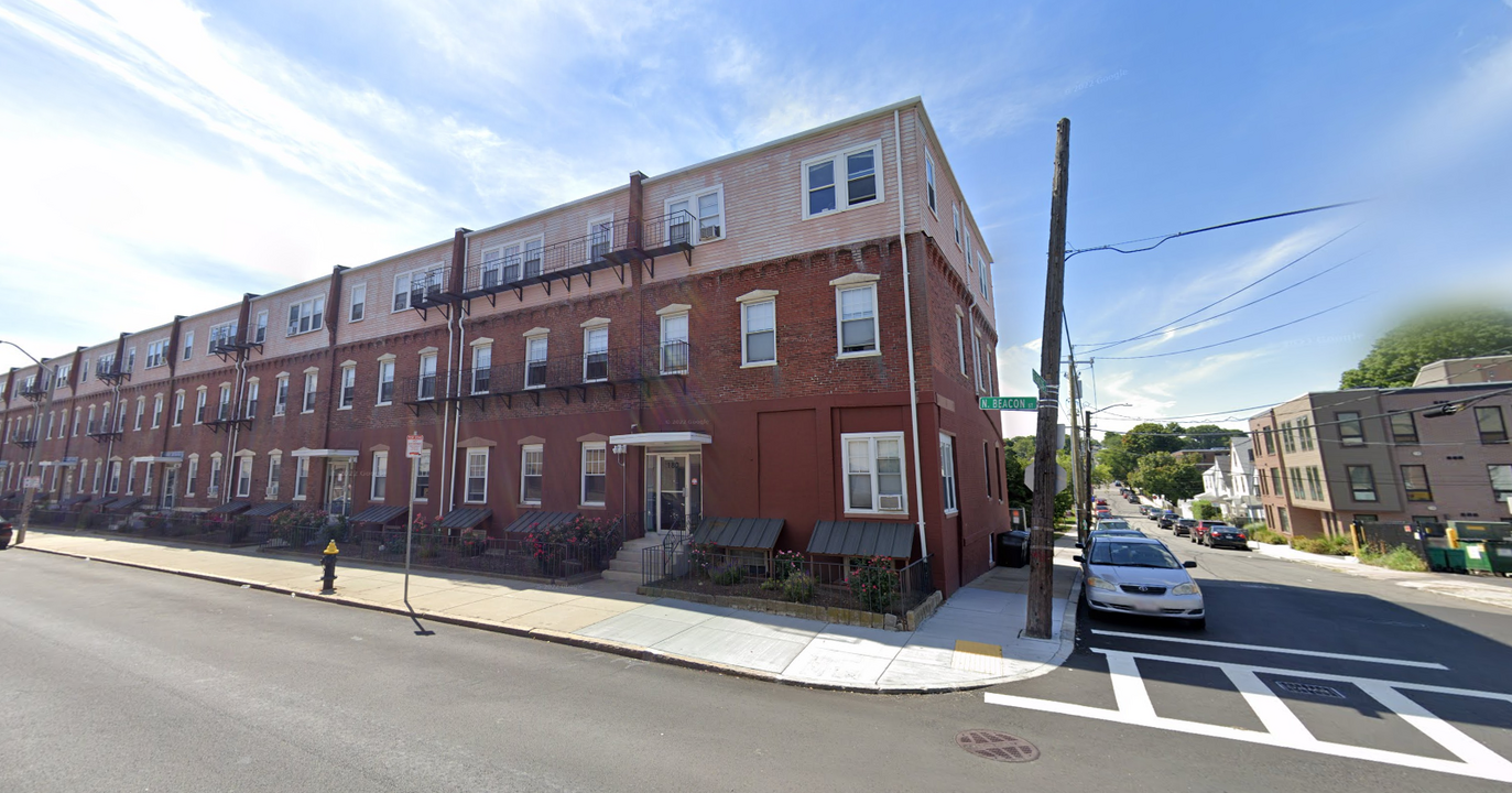 180 North Beacon St, Unit 3 in Boston, MA - Building Photo