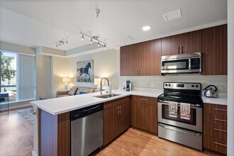 77 N Almaden Ave in San Jose, CA - Building Photo - Building Photo