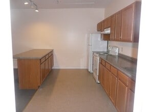 101 Broad St in Claremont, NH - Building Photo - Building Photo