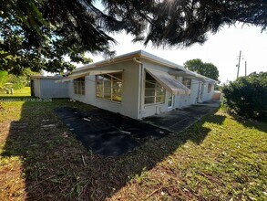 4753 NW 41st St in Lauderdale Lakes, FL - Building Photo - Building Photo