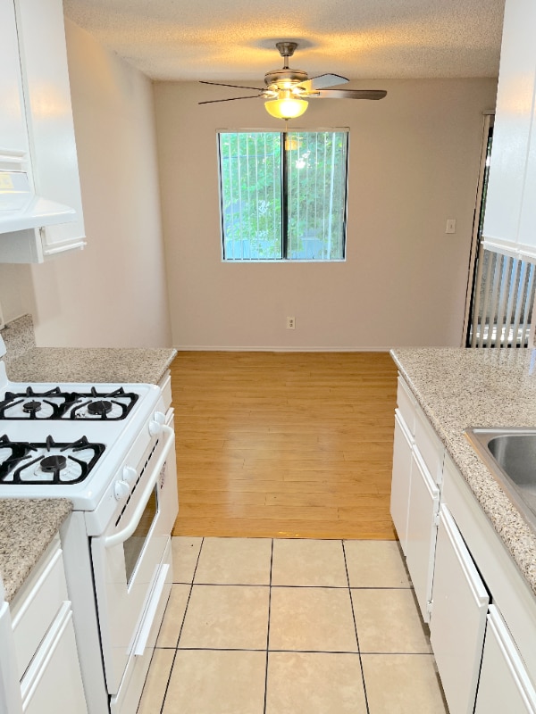 430 E San Jose Ave in Burbank, CA - Building Photo - Building Photo