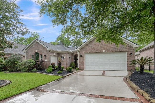 204 W Pines Dr in Montgomery, TX - Building Photo - Building Photo