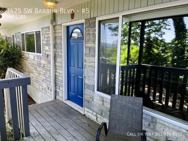 3425 SW Barbur Blvd in Portland, OR - Building Photo - Building Photo