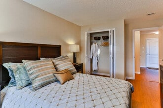 Nevada Place in St. Albert, AB - Building Photo - Building Photo