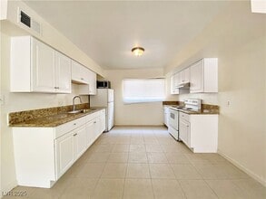 1904 Rexford Dr in Las Vegas, NV - Building Photo - Building Photo