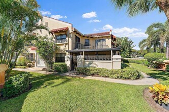 3 Uno Lago Dr in North Palm Beach, FL - Building Photo - Building Photo