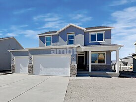 321 North St in Eagle Mountain, UT - Building Photo