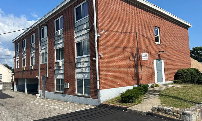 125 Granfield Ave in Bridgeport, CT - Building Photo - Building Photo