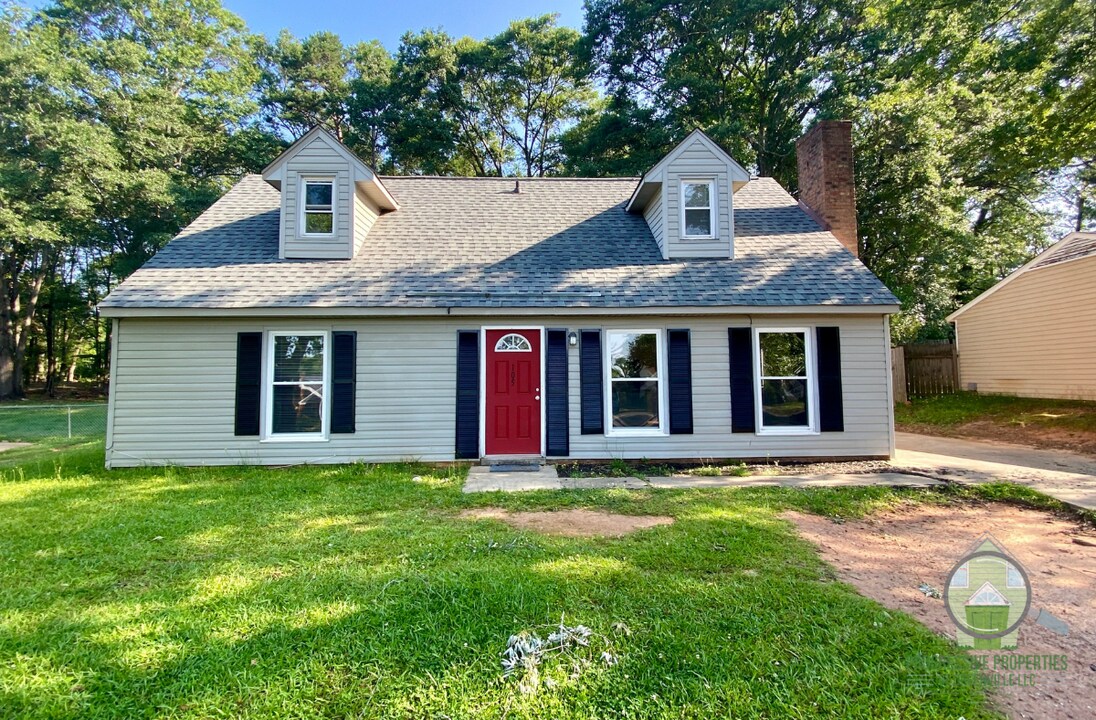 105 Osmond Dr in Taylors, SC - Foto de edificio